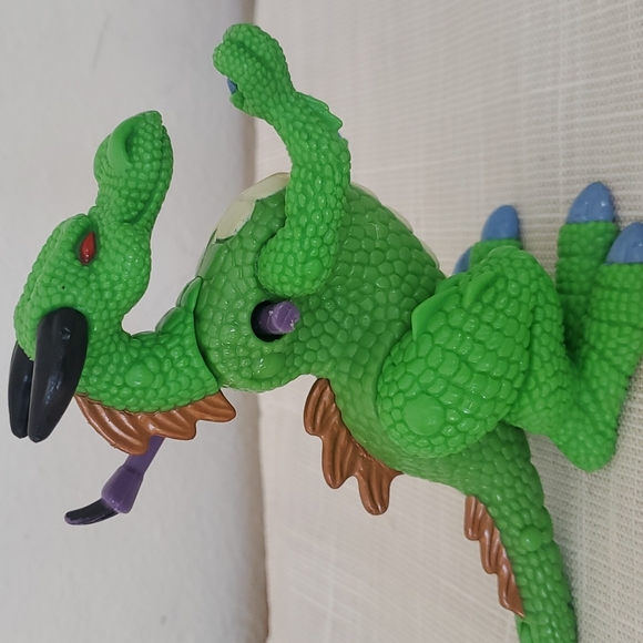 Vintage Green Dragon Action Figure - Picture 4 of 8